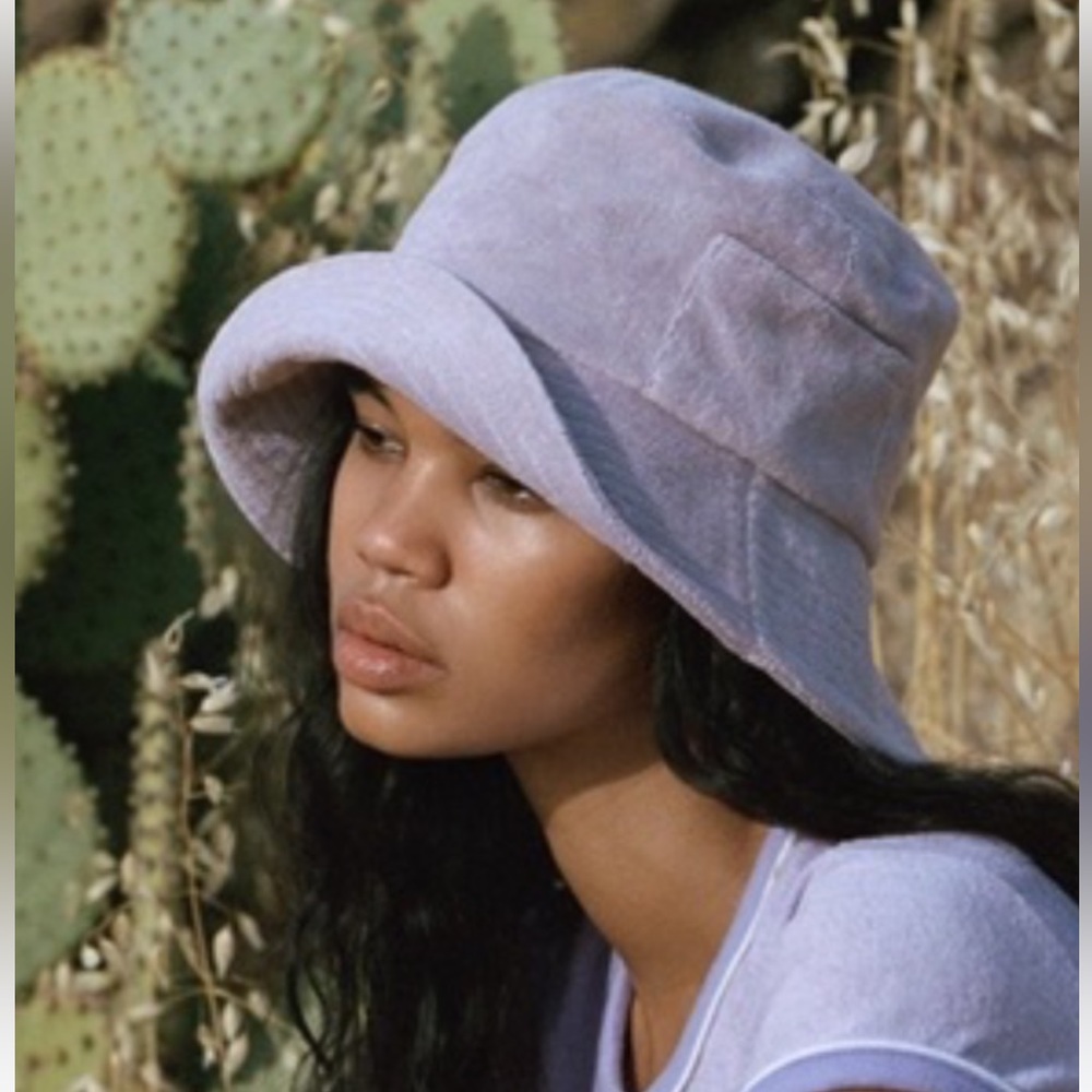 Lack of color terry bucket hat